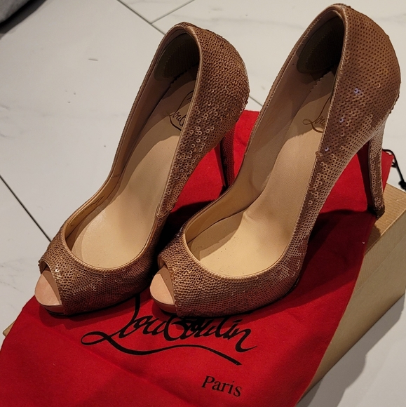 Extremely rare Christian Louboutin Very Prive in "Salmon" (nude) sequin in 37.5 - Picture 15 of 16